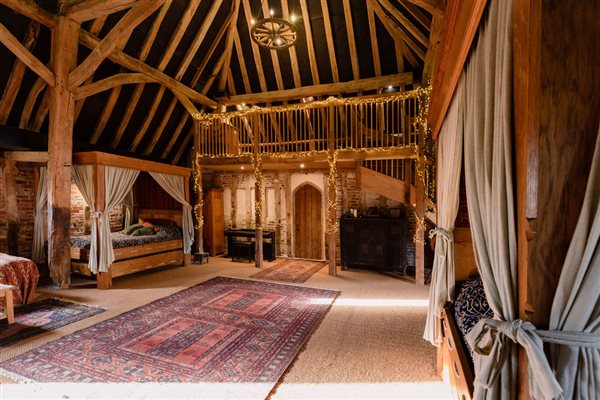 Sleep in Tudor style